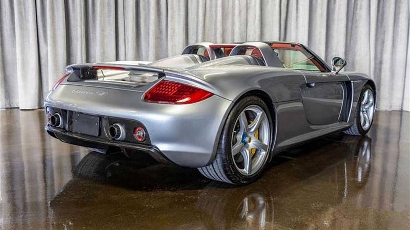 Porsche Carrera GT jako nové