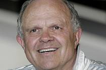 Steve Fossett získal jako burzovní makléř miliardové bohatství, které mu umožnilo financovat svou největší vášeň. 