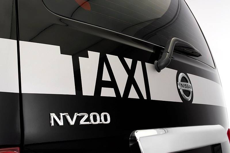 Upravený Nissan NV200 jako taxík pro Londýn.