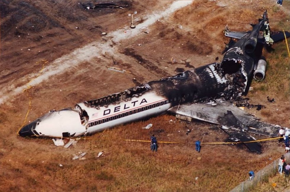 Deník.cz Katastrofa letu č. 191 Delta Air Lines fotogalerie