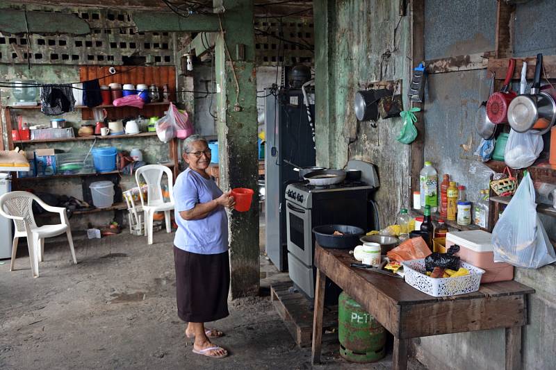 VITAJTE V MOJEJ KUCHYNI. Typická domácnosť s kuchyňou bežného Nikaragujčana bez väčších finančných možností.