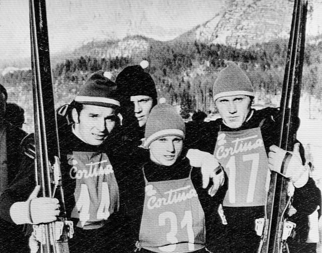Českoslovenští skokani na lyžích obsadili 25. ledna 1970 první čtyři místa ve Velké ceně národů v Cortině d' Ampezzo. Na sn. zleva vítěz Jiří Raška, třetí Josef Matouš, druhý Rudolf Höhnl, a František Rydval, který skončil čtvrtý