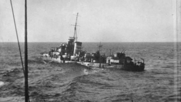 Operace Vigorous, potápějící se britský torpédoborec Nestor