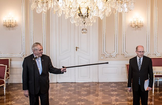 Prezident Miloš Zeman přivítal 4. května 2017 na Pražském hradě premiéra Bohuslava Sobotku.