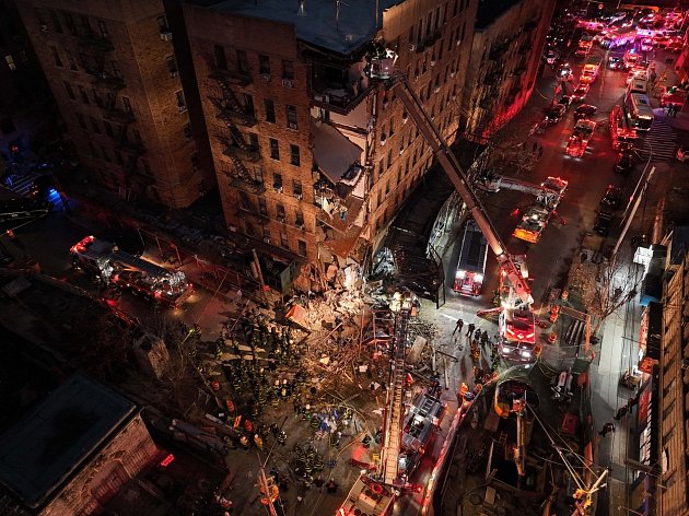 Vánoční zázrak. V New Yorku se zhroutila část bytového domu, nikdo se nezranil