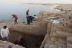 Dlouhotrvající sucho odkrylo více než 3400 let starý palác, který leží na březích řeky Tigris