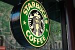 Řetězec Starbucks  v následujících několika týdnech zavře až šest stovek obchodů ve Spojených státech a zruší více než dvanáct tisíc pracovních míst. 