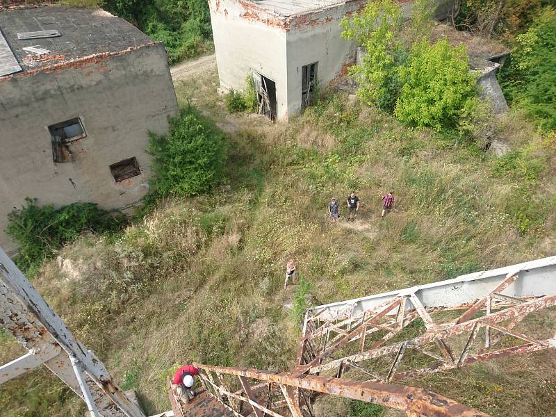 Zařízení na těžbu a zpracování soli.