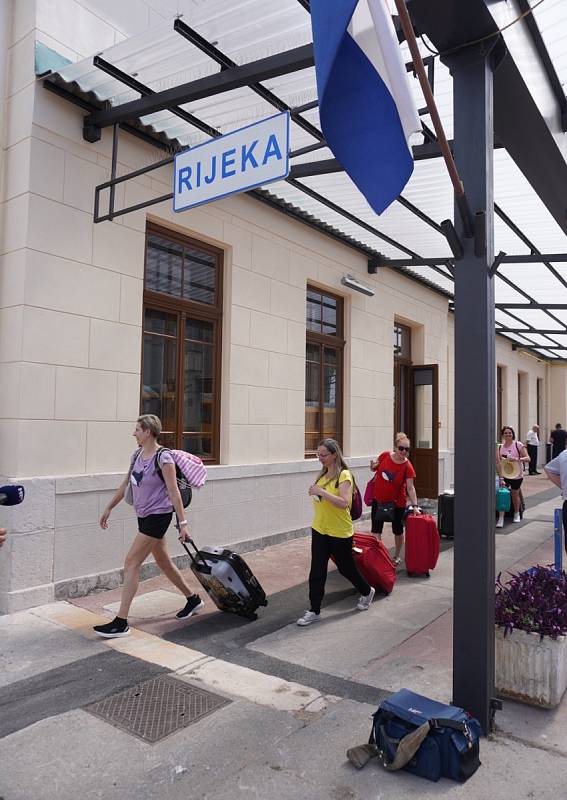 Čeští turisté už ve třetí sezoně vyjeli přímým vlakovým spojením do Chorvatska.