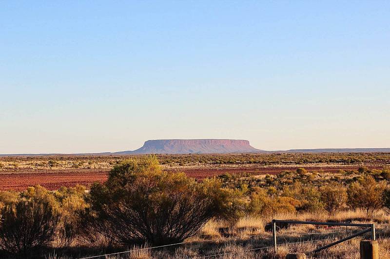 Australská hora Uluru, známá také jako Ayersova skála