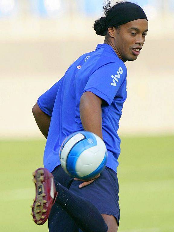 Ronaldinho při tréninku na stadionu Maracaná. 