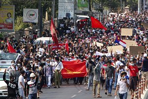 Protest proti převratu v Barmě