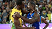 Nový král. Mistrem světa na stovce je Justin Gatlin (vpravo), Usain Bolt si doběhl pro bronz.