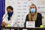 Tenistky Petra Kvitová (vpravo) a Barbora Strýcová vystoupily 25. května 2020 v Praze na tiskové konferenci před tenisovým turnajem O pohár prezidenta ČTS.