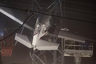 Malé letadlo narazilo v neděli večer v americkém státu Maryland do elektrického vedení, které bylo pod napětím