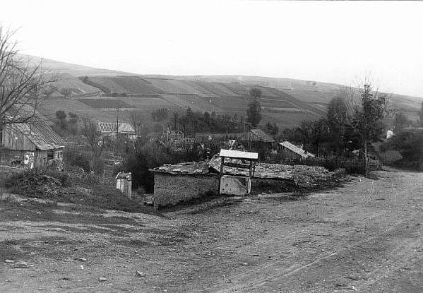 Polská vesnice Nagórzany, vypálená Ukrajinskou povstaleckou armádou v dubnu 1946