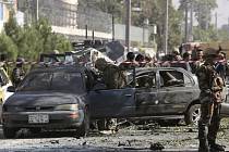 Při atentátu spáchaném u amerického velvyslanectví v afghánské metropoli Kábulu zahynuli čtyři zahraniční vojáci. 