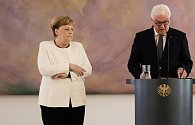 Německou kancléřku Angelu Merkelovou dnes při schůzce s prezidentem Frankem-Walterem Steinmeierem postihl tělesný třes