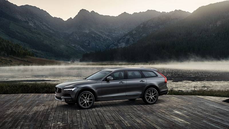 Volvo V90 Cross Country.