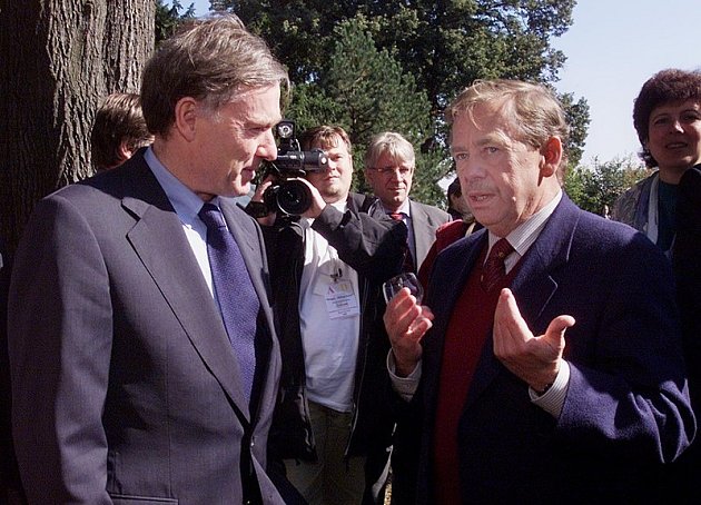 Václav Havel a pozdější německý spolkový prezident Horst Köhler v roce 2000.