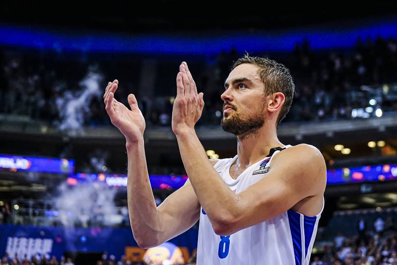 Basketbalisté porazili Izrael a postoupili do osmifinále