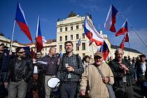 Ladislav Vrábel na demonstraci proti vládě Petra Fialy