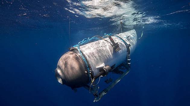 Posádce v ponorce společnosti OceanGate Expeditions dochází čas. 