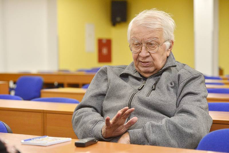 Václav Žák při rozhovoru pro Deník