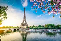 Eiffelova věž byla postavena v letech 1887- 1889