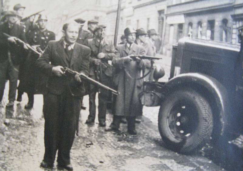 Pražské povstání, lidé se zmocňovali zbraní