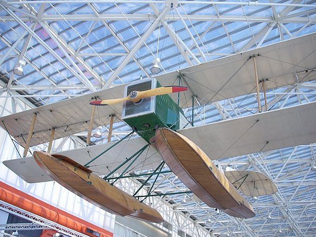 Replika prvního letadla Boeing - Model 1 v Muzeu létání v Seattlu