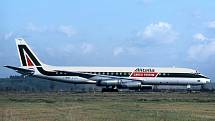 Letouny Douglas DC-8 využívala v 60. a 70. letech minulého století i společnost Alitalia. Podobně vypadal i stroj nasazený na let AZ 112, který se zřítil u Palerma v roce 1972.