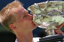 Petr Korda s trofejí z Australian Open