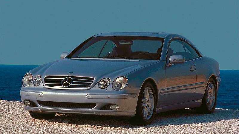 Mercedes-Benz CL 500 (2002). Motor: 5.0 V8 (225 kW), najeto: 220 000 km. Cena: 187 777 Kč.