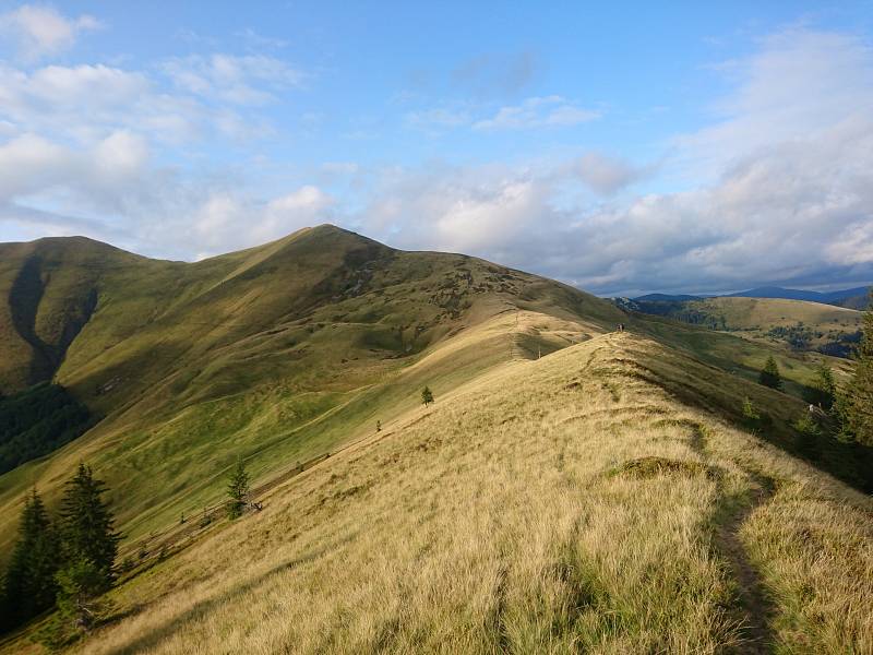 Ukrajinské Karpaty nabízí dech beroucí výhledy.