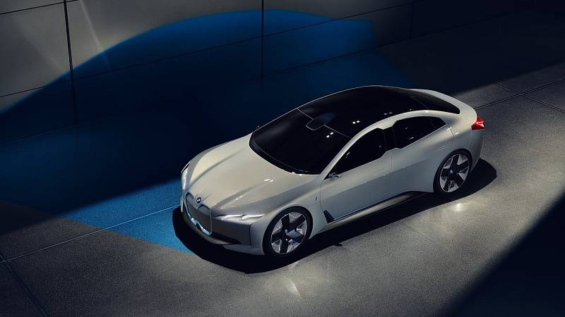 Koncept BMW i Vision Dynamics.