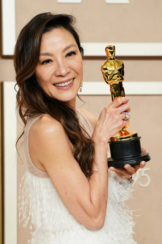 Michelle Yeoh, držitelka ceny za nejlepší herecký výkon v hlavní roli za film Všechno, všude, najednou