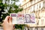Česká měna zejména v posledních dnech nebývale posiluje, neboť přitahuje zájem zahraničních investorů.