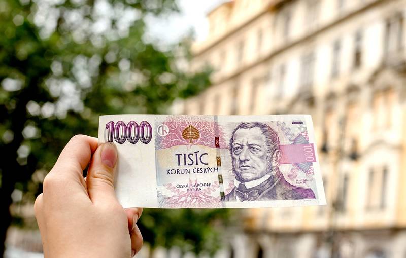 Česká měna zejména v posledních dnech nebývale posiluje, neboť přitahuje zájem zahraničních investorů.