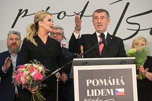 Volební štáb Andreje Babiše během druhého kola prezidentských voleb.