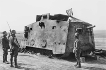 Němci za první světové války používali tanky A7V. Vyrobili ale pouze dvacet kusů a do dnešních dní se dochoval pouze jediný originál - tank Mephisto (na snímku). Zúčastnil se i historicky první tankové bitvy, která se odehrála u obce Villers-Bretonneux.