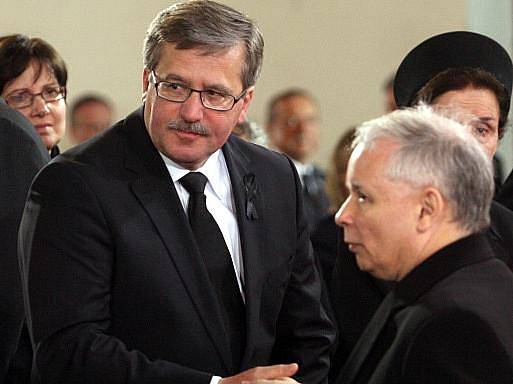 Bronislaw Komorowski a Jaroslaw Kaczynski