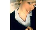 Čtyřiadvacetiletá kadeřnice Sophie Eales z Bournemouthu svým vzhledem připomíná princeznu Dianu