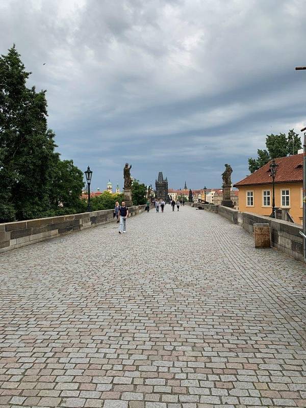 Neobvyklý pohled na Karlův most