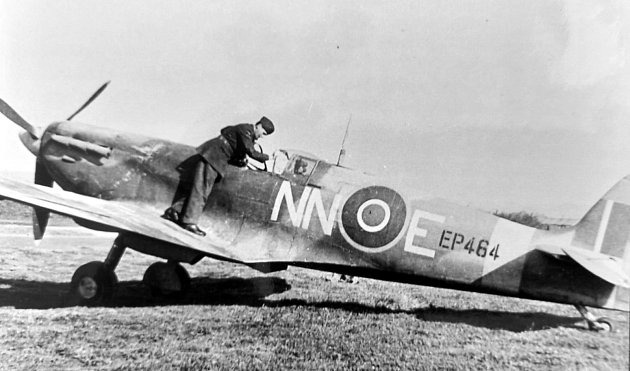 Letoun Spitfire ze stavu 310. československé stíhací perutě RAF.