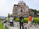 Hirošimský památník obětem amerického jaderného náletu se až teprve těsně před sobotním vzpomínkovým aktem k 71. výročí tragické události stal skutečně zónou bez postaviček pokémonů.