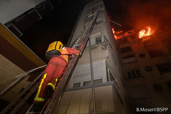 Požár obytného domu v centru Paříže
