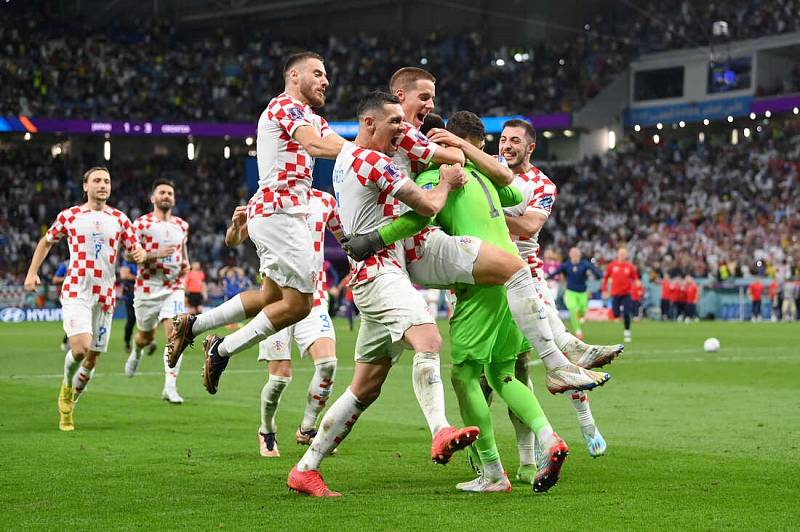 Radost chorvatských fotbalistů po vítězném osmifinále proti Japonsku.