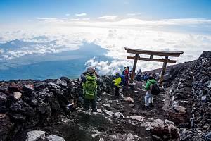 Řada turistů výstup na horu Fudži podcení. Špatně se obléknou a mají i nedostatečnou fyzičku.