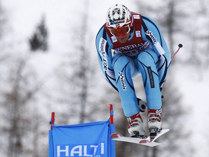 Nor Svindal suverénně vyhrál sjezdařskou část. Svou pozici udržel i ve slalomu.